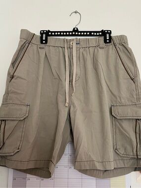 Tommy Bahama Relax fit light khaki shorts